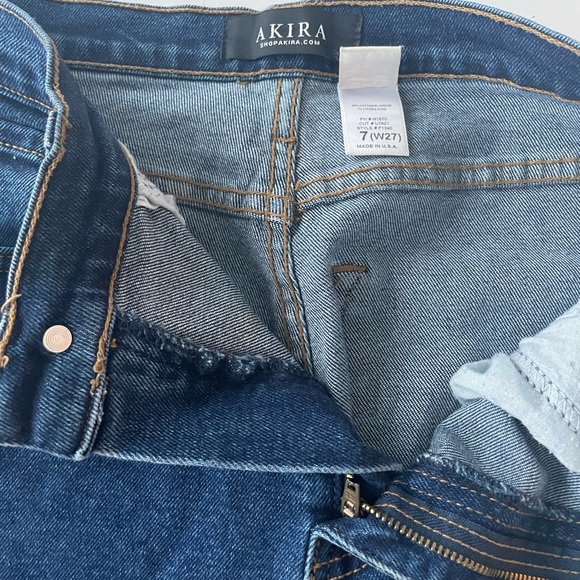 Skinny jeans from Akira. Very comfortable, worn a few times. Great condition. - Picture 4 of 5